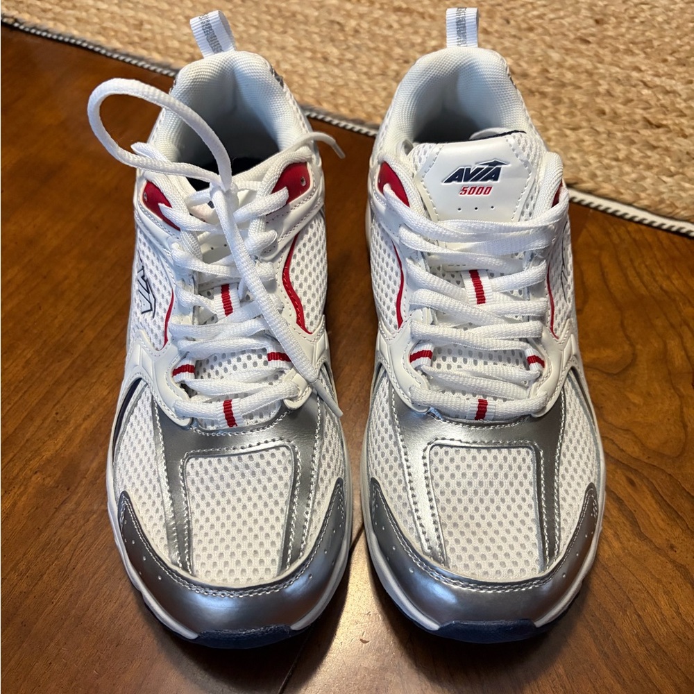 AVIA Women’s White & Silver Athletic Sneakers Size 10
